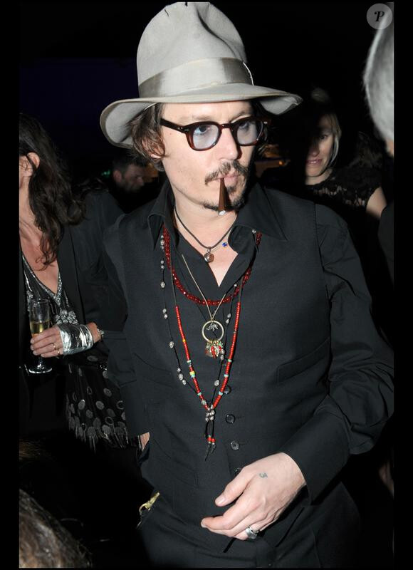 Johnny Depp à la soirée Chanel organisée au VIP Room à Cannes le 18 mai 2010