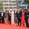 L'équipe du film, avec notamment les acteurs Nora Von Waldstaetten, Alexander Scheer et Edgar Ramirez lors de la présentation du biopic réalisé par Olivier Assayas, intitulé Carlos le 19 mai 2010 durant le 63e festival de Cannes
