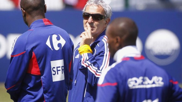 Raymond Domenech : "T'as le look coco" !