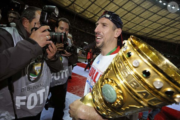 Franck Ribéry vient de remporter avec le Bayern la coupe d'Allemagne, à Berlin, le 15 mai 2010 !