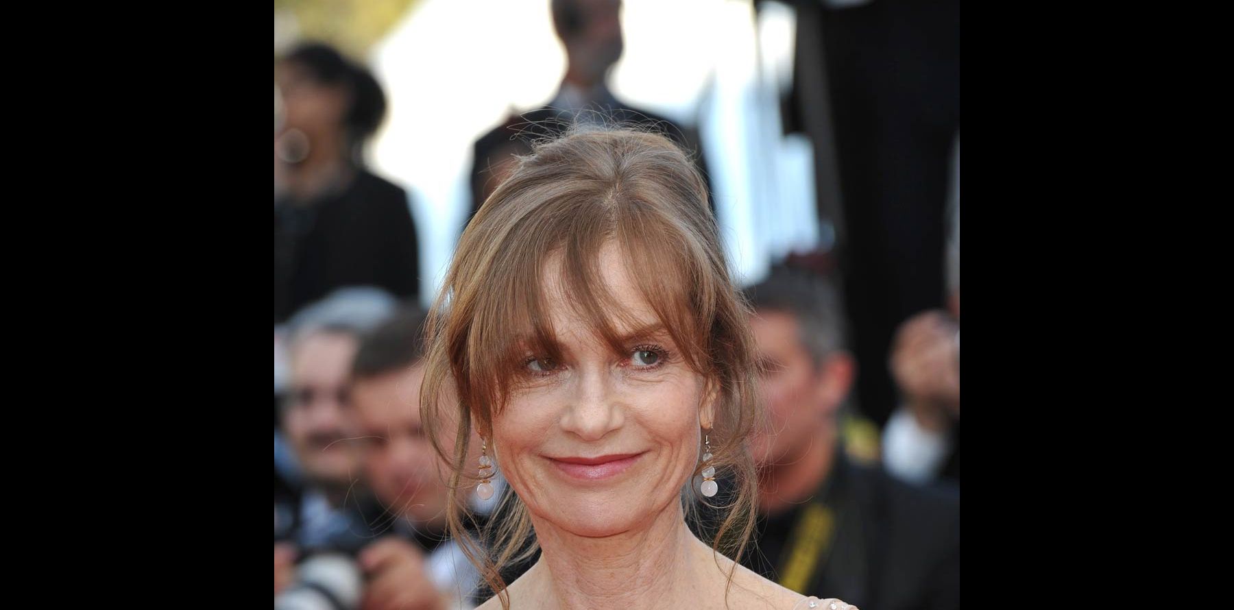 New York Unité Spéciale Isabelle Huppert Regardez Isabelle Huppert prendre en otage... Sharon Stone ! - Purepeople