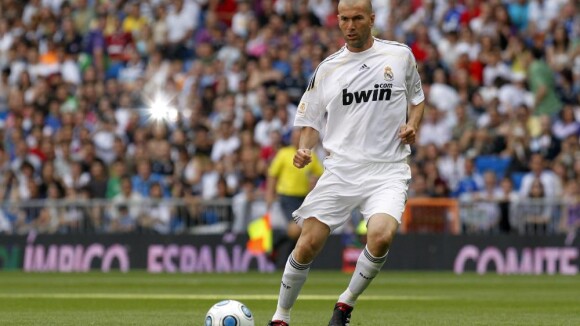 Zinedine Zidane : il fait son retour sous le maillot du... Real Madrid !