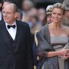 Vendredi 18 juin, un gala était donné au Concert Hall de Stockholm en l'honneur du mariage de Victoria de Suède et Daniel Westling le lendemain. Photo : Albert II de Monaco et Charlene Wittstock.