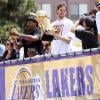 Medley des 16 titres NBA des Lakers, jusqu'à la parade 2010 !