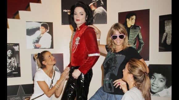 Michael Jackson : pour le premier anniversaire de sa mort... il se refait une beauté !