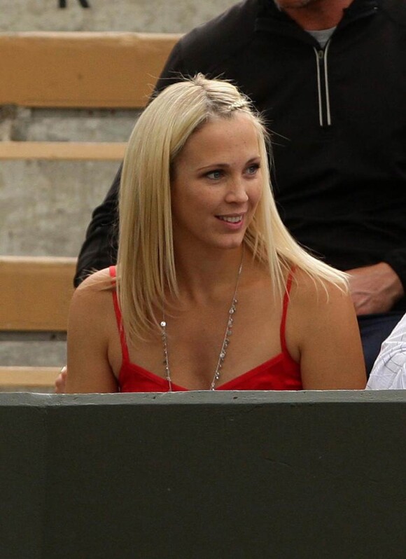 A Wimbledon 2010, les femmes de tennismen ont soutenu avec charme leurs champions respectifs... A l'image de Bec Cartwright, l'épouse de l'Australien Lleyton Hewitt.