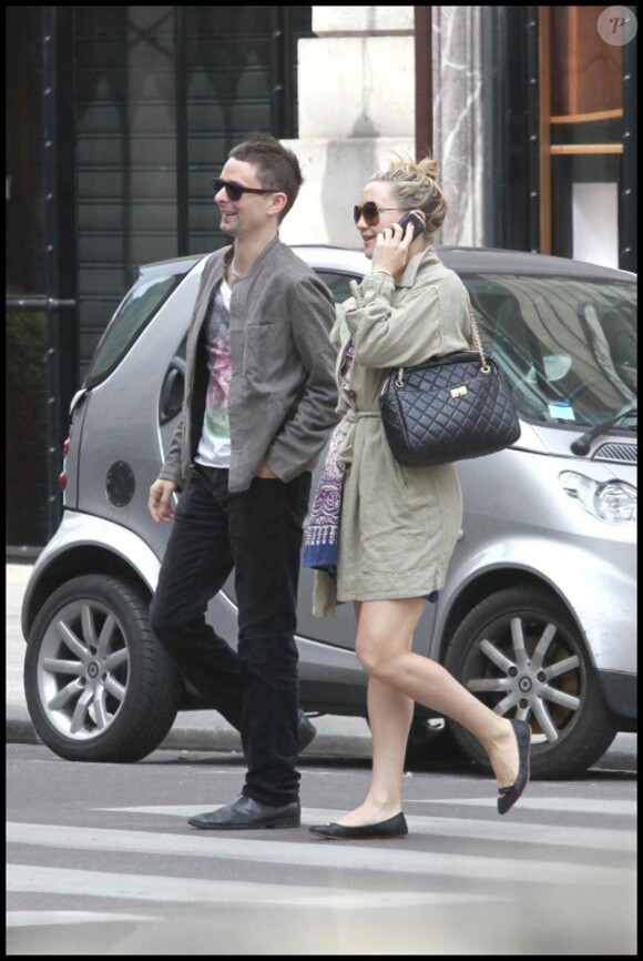 Kate Hudson et Matthew Bellamy amoureux à Paris, le 13 juin 2010.