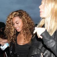 Beyoncé et Gwyneth Paltrow soutiennent Jay-Z, Lily Allen reste à l'eau et Rupert Grint en mode rebelle !