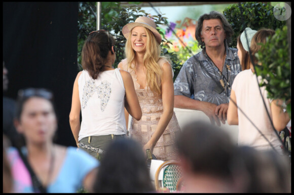 Leighton Meester et Blake Lively sur le tournage parisien de Gossip Girl, le 8 juillet 2010
