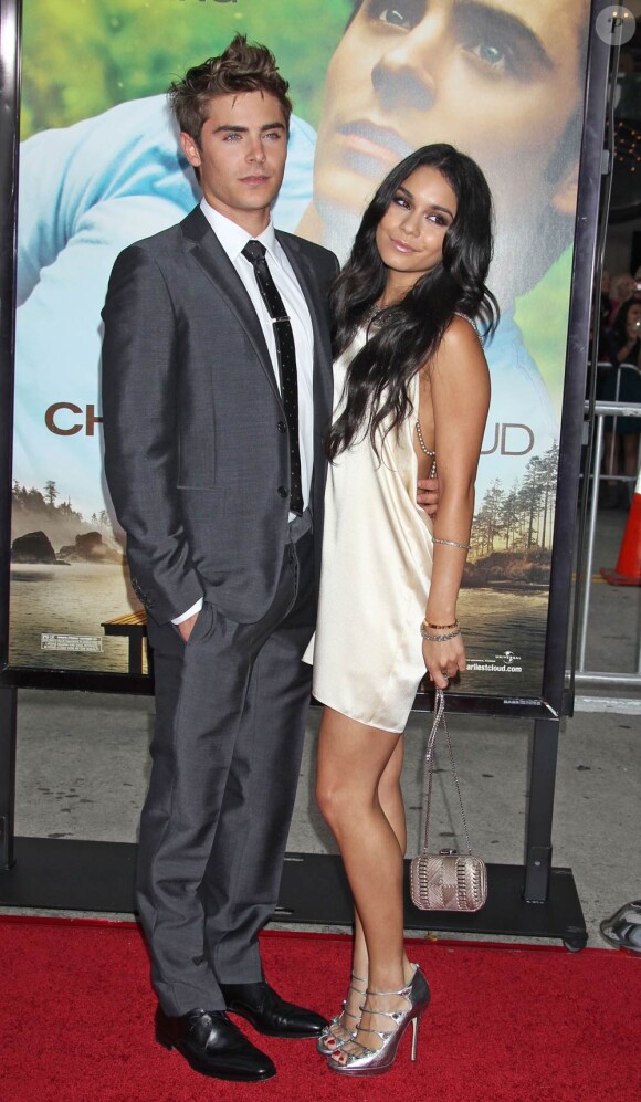 Zac Efron et Vanessa Hundgens lors de la première du film Charlie St. Cloud à Los Angeles, le 20 juillet 2010