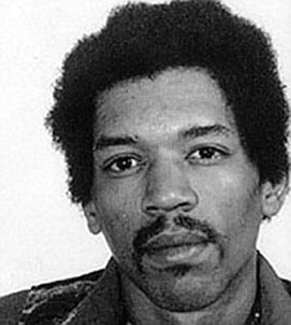 Jimi Hendrix a été incarcéré en 1969 pour possession de drogue, à l'aéroport de Toronto. 