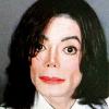 Michael Jackson a été arrêté en 2003 dans le cadre des accusations de pédophilie dont il a fait l'objet. 