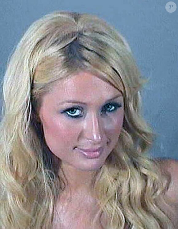 Paris Hilton a été condamnée à une peine de prison ferme en mai 2007, après avoir conduit en état d'ébriété, et été prise en flagrant délit de récidive quelques mois après.