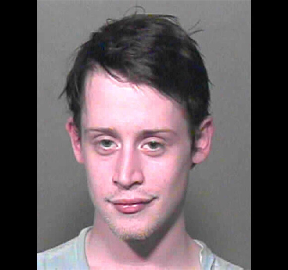 Macaulay Culkin a été arrêté dans l'état de l'Oklahoma en 2004 pour possession de marijuana et de médicaments pour lesquels il n'avait pas de prescription médicale. Il passera quelques heures en prison. 