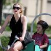 Kate Winslet en balade sportive avec son fils Joe et son ami Louis Dowler à New York