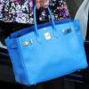 Le sac de luxe par excellence, le Birkin de Hermès... Katie Holmes ne peut pas s'en passer !