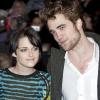 Robert Pattinson et Kristen Stewart forment le couple révélation de la saga Twilight. 
