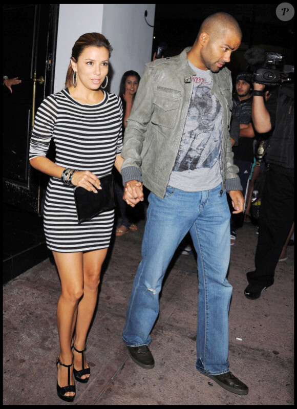 Eva Longoria et Tony Parker à la sortie du restaurant Beso le 9 août 2010 à Los Angeles