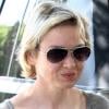 Renée Zellweger fait du shopping à Los Angeles le 12 août 2010