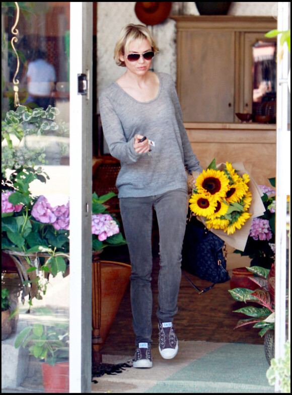 Renée Zellweger fait du shopping à Melrose 12 août 2010