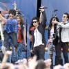 Demi Lovato et les Jonas Brothers sont les invités d'honneur de Good Morning America, vendredi 13 août. Ils interprètent des titres extraits de la bande-originale de leur téléfilm, Camp Rock 2.