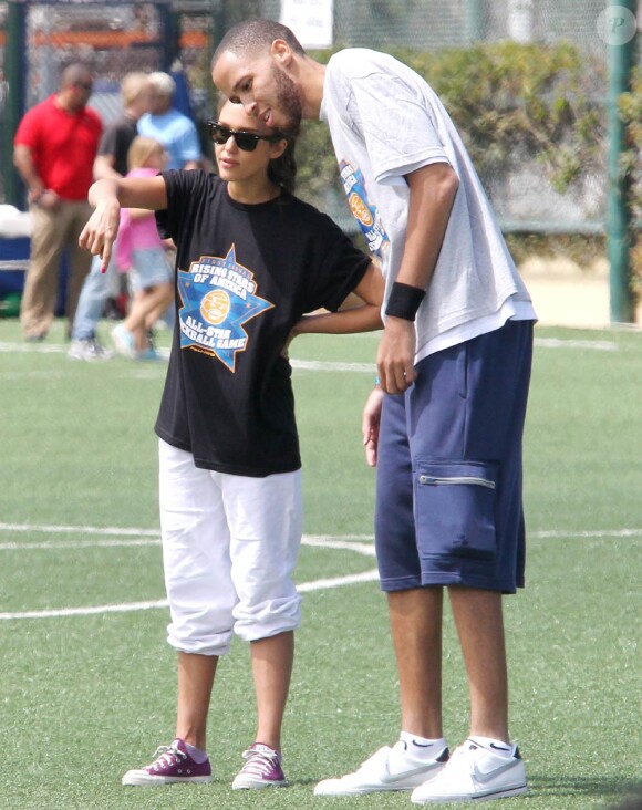 Le 14 août 2010, en famille, Jessica Alba participait à un tournoi amical de kickball, à Los Angeles