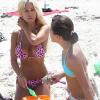 Shauna Sand, sa fille ainée et son petit ami passent l'après-midi sur la plage de Miami le 18 août 2010