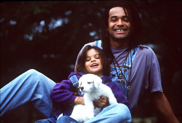 La petite Yelena Noah en photo avec son père Yannick Noah