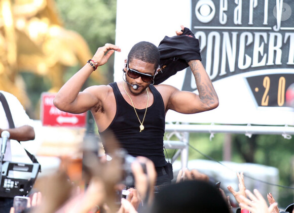 Usher se produisait, ce samedi 21 août, en live dans l'Early Show, diffusé sur CBS.