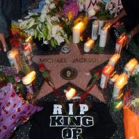 Anniversaire Michael Jackson : Revivez les plus beaux hommages de ses fans...
