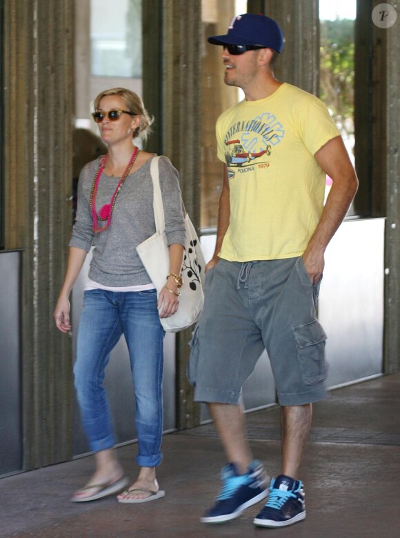 Reese Witherspoon et Jim Toth sortent du Sugar Fish Sushi à Los Angeles le 3 septembre 2010