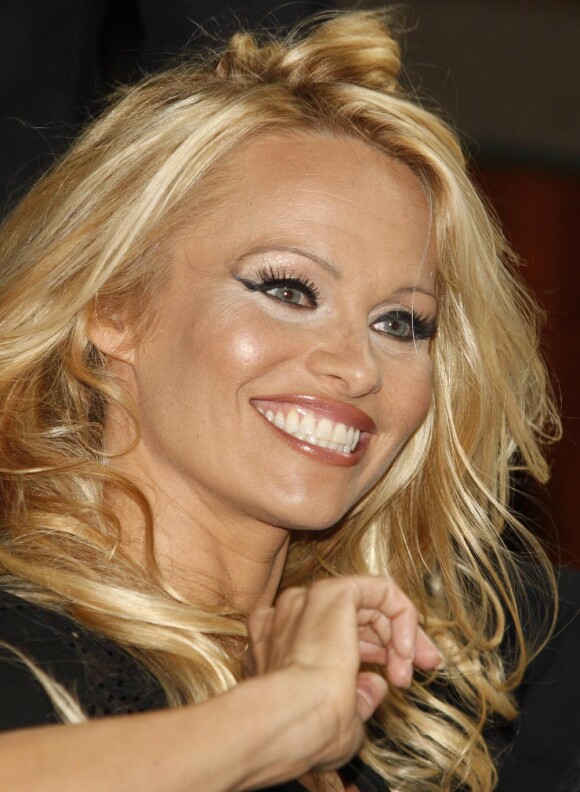 Pamela Anderson lors de l'élection de Miss Ukraine 2010 au National Palace en Ukraine à Kiev le 5 septembre 2010