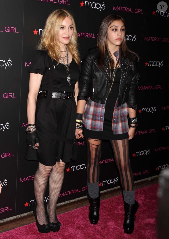 Madonna et sa fille Lourdes Leon, lancement de la ligne Material girl, à New York, le 22 septembre 2010