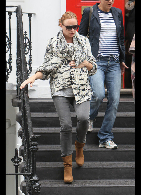 Stella McCartney à la sortie de l'école de ses enfants à Londres, le 23 septembre 2010