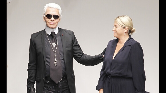Karl Lagerfeld a réussi à faire tomber les lunettes d'Anna Wintour !