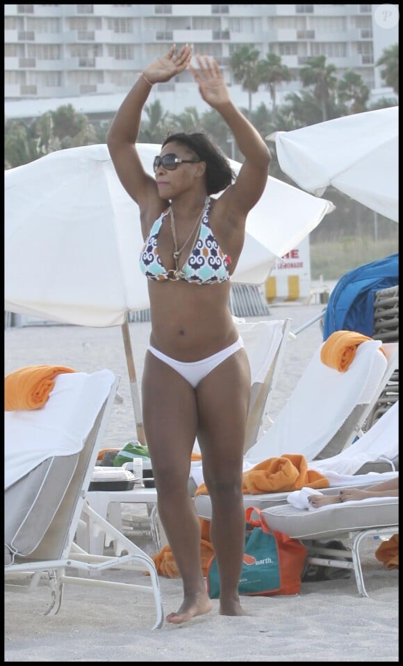 Serena Williams passe une après-midi à la plage à Miami