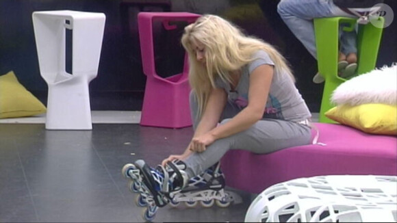 Stéphanie vole les rollers de Benoît !