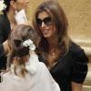 Elisabetta Canalis est de retour chez elle en Italie près d'Oristano en Sardaigne le 20 septembre 2010 lors du mariage d'une de ses amies