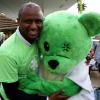 Patrick Vieira assiste à l'ouverture de l'aire de jeu de l'hôpital pour enfants de Manchester, le 20 septembre 2010