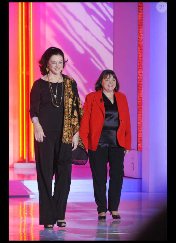 Anny Duperey et Myriam Boyer, invitées de Vivement Dimanche (enregistré  le 13 octobre 2010, diffusé le 17 octobre 2010)