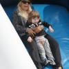 Christina Aguilera chez Pumpkin Patch avec son fils Max Liron à la recherche de la citrouille idéale le 14 octobre 2010 à Los Angeles
