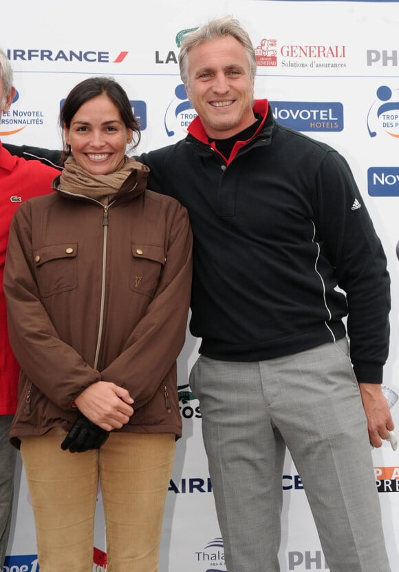 Inés Sastre et David Ginola lors du tournoi de golf des personnalités à Guyancourt le 15 octobre 2010