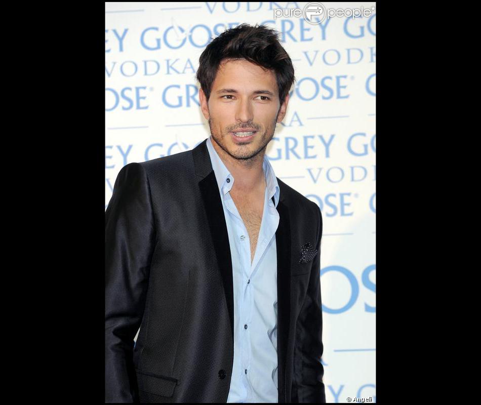 Le mannequin espagnol Andres Velencoso Purepeople