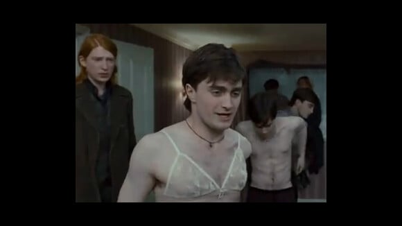 Harry Potter en soutien-gorge : Le célèbre sorcier est un coquin !