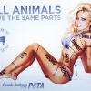 Pamela Anderson apporte son soutien à la PETA durant un photocall afin  de présenter la dernière campagne à Londres le 24 octobre 2010