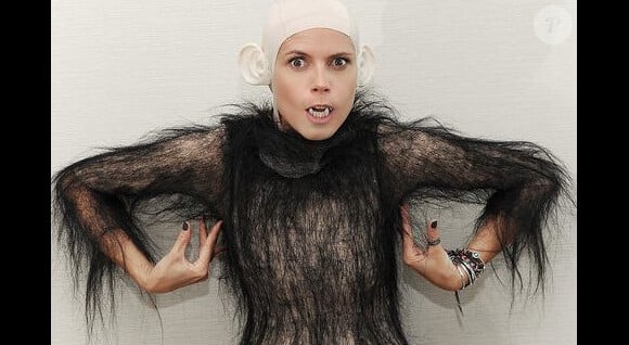 Heidi Klum dans l'un de ses déguisements d'Halloween 2011