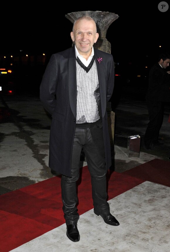 Jean-Paul Gaultier lors de la soirée Winter Ball organisée par la Elton John Aids   Foundation le 30 octobre 2010 à Londres dans l'ambassade américaine