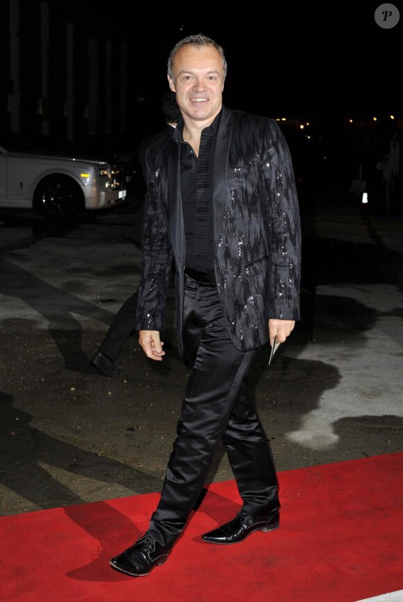 Graham Norton lors de la soirée Winter Ball organisée par la Elton John Aids   Foundation le 30 octobre 2010 à Londres dans l'ambassade américaine