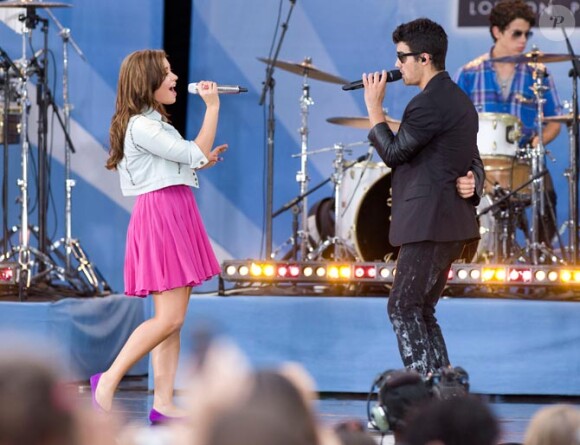 Demi Lovato en concert avec Joe Jonas à New York en août 2010