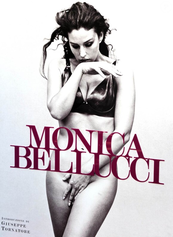Monica Bellucci lors de la présentation de son livre de photos à Rome le 6 novembre 2010